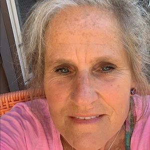 Meet your Posher, Holly